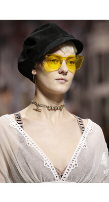 Details Christian Dior , Details Dior Fall 2018 Ready-to-Wear , Детали показа Кристиан Диор , Детали показа Диор осень зима 2018 , Fashion show , неделя моды в Париже , PFW , Мария Грация Кьюри , Mainstyles